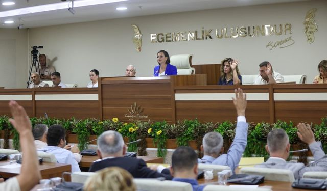 Karabağlar Meclisi'nde yeni dağılım! Komisyonlar netleşti