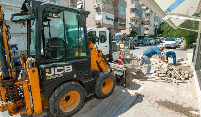 Karşıyaka’da yol bakım seferberliği