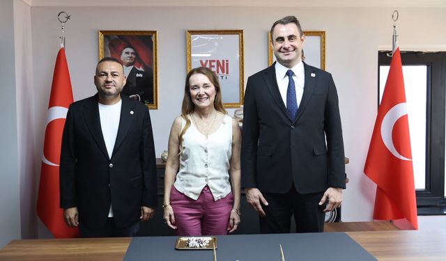 YENİ Parti'ye Konak'ta 19 meclis üyesi katıldı!