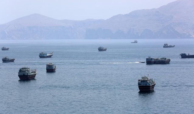 Hürmüz Boğazı’nda tanker vuruldu: UKMTO’dan dikkat uyarısı