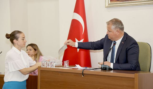 Urla’da istifalar sonrası ilk meclis toplandı