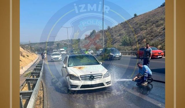 İzmir Otoyolu'nda araç yangını