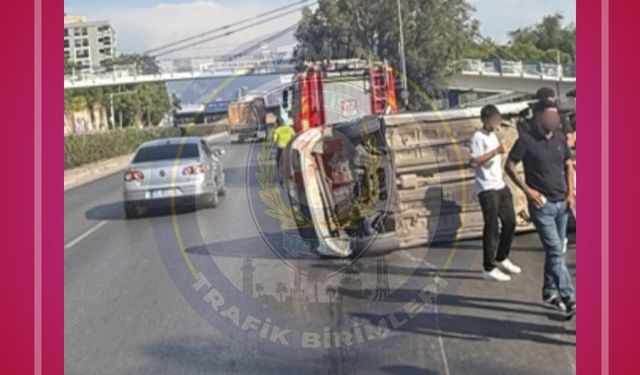 İzmir’de trafik kazası: Anadolu Caddesi'nde yoğunluk oluştu