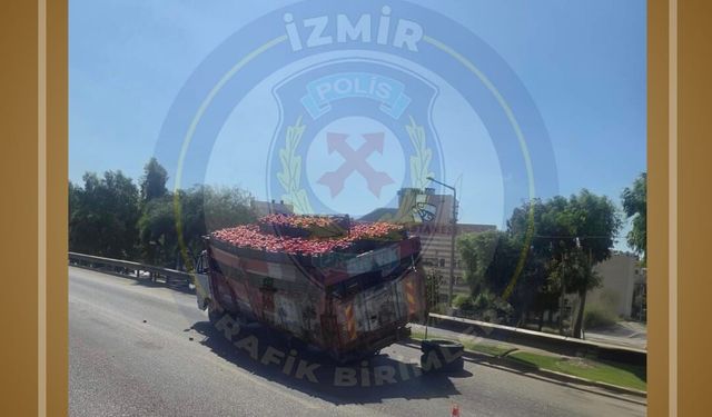 Kamyonun arka tekerlekleri çıktı, İzmir trafiği felç oldu