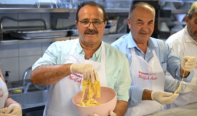 Bornovalı muhtarlar mutfakta!