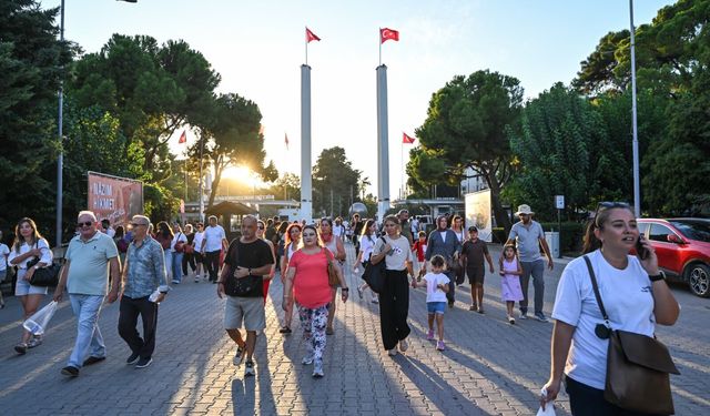 İEF’de İzmirliler bilgilerini yarıştırdı