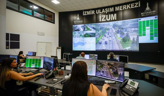 Okul yollarında trafik takibi İZUM’dan