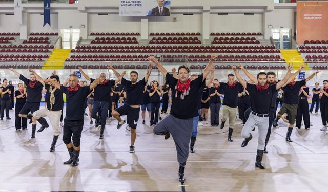 İzmir’de zeybek kurslarında yeni dönem başlıyor!