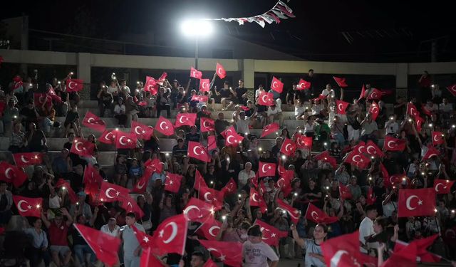 Torbalı’da 7 Eylül coşkusu Fulya Atıl konseriyle zirve yaptı