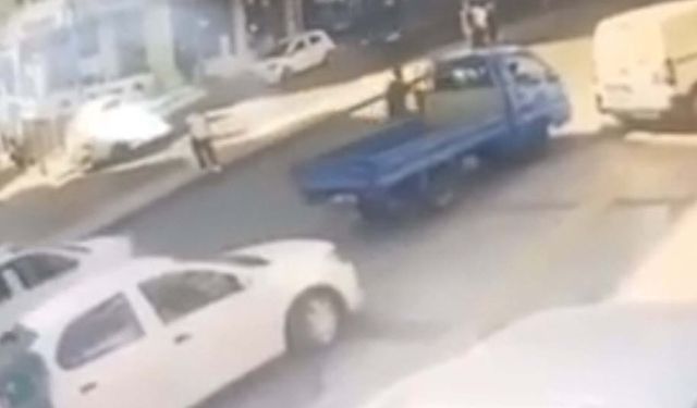 İzmir’de ‘kapı’ kazası: Ağır yaralandı!