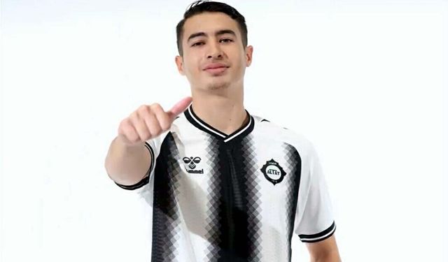 Altay’da 3 futbolcuyla yeni sözleşme!