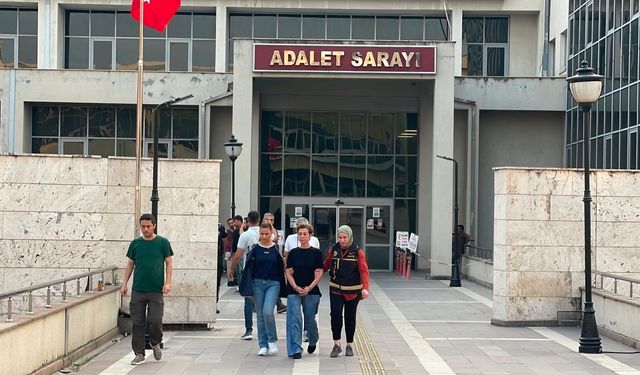 Okul saldırısı davasında anne yeniden tutuklandı