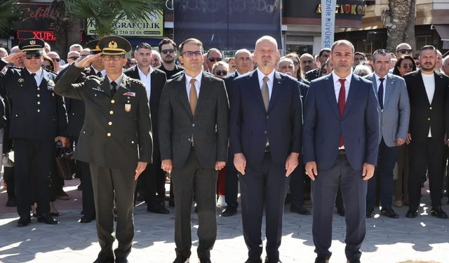 Menemen’de 9 Eylül coşkusu Cumhuriyet Meydanı’na taştı