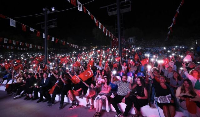 Alaçatı’nın kurtuluşunun 104. yılı törenlerle anıldı