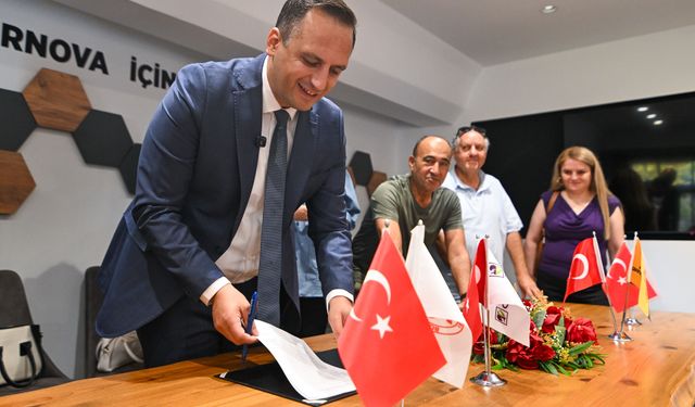 Bornova’dan yaşlılara sağlık destek kartı