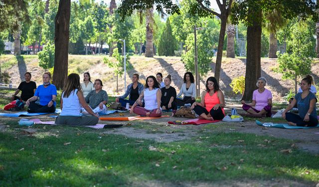 Bornova’da kadınlar yoga ile nefes aldı