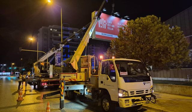 Karşıyaka’da reklam üniteleri neden kaldırıldı? Büyükşehir’den yanıt geldi