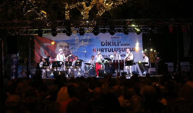 Dikili’nin kurtuluşunun 104. yılı coşkuyla kutlandı