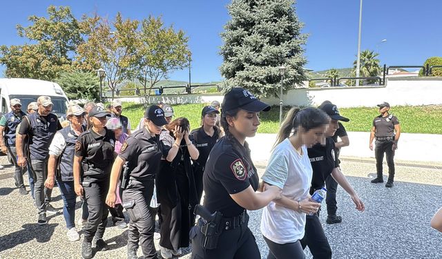 FETÖ firarisi Karatepe'yle bağlantılı 10 kişi adliyede!