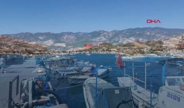 Foça’da kurtuluş coşkusu denize taşındı