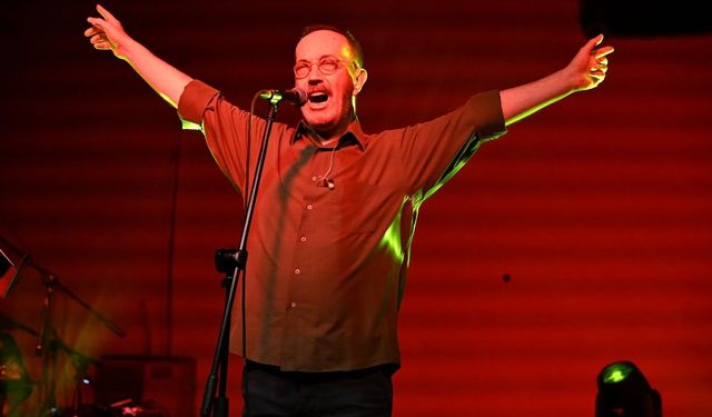 Hüsnü Arkan, Yeni Han’da Manisalılara müzik dolu bir akşam yaşattı