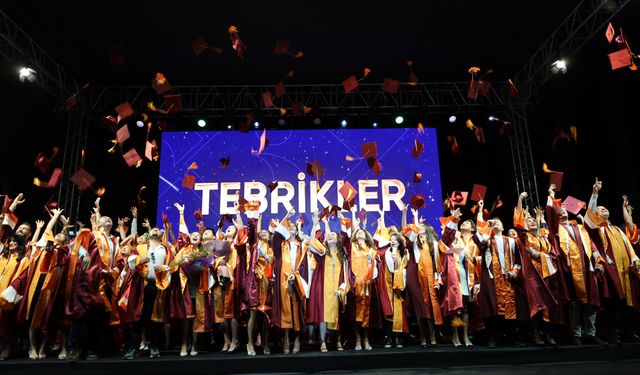 İEÜ’de 144 mezun uzmanlık yolculuğunu tamamladı