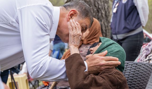 İzmir’de emeklilere büyük destek: Hesaplara 4 bin TL yatırıldı