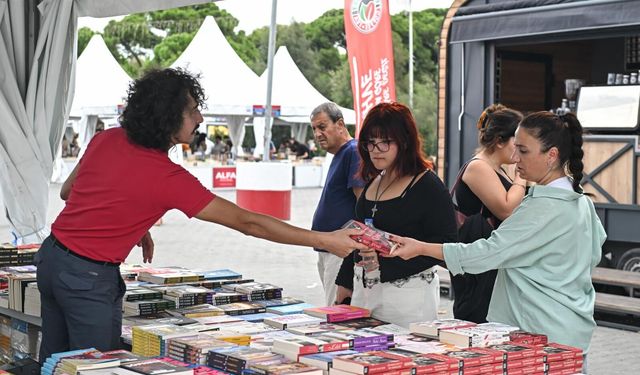 İzmir’de kitap şöleni