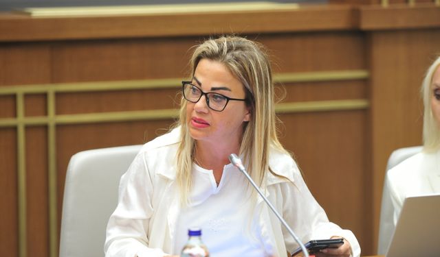 İzmir’de 11 gazeteciye basın kartı