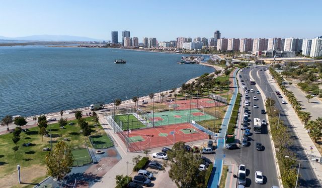 İzmir’e iki yeni padel kortu