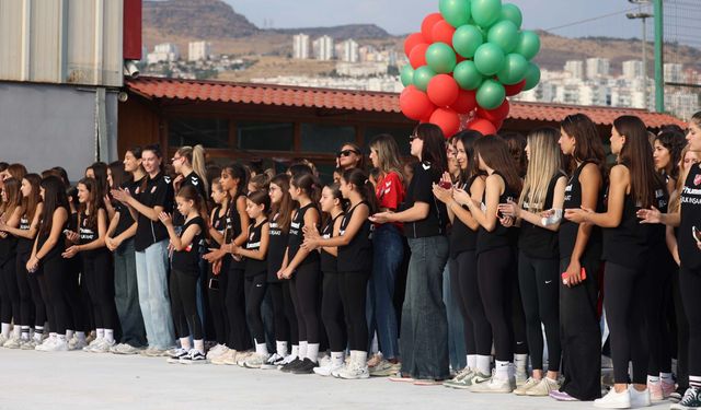 Karşıyaka voleybolunda yeni dönem!
