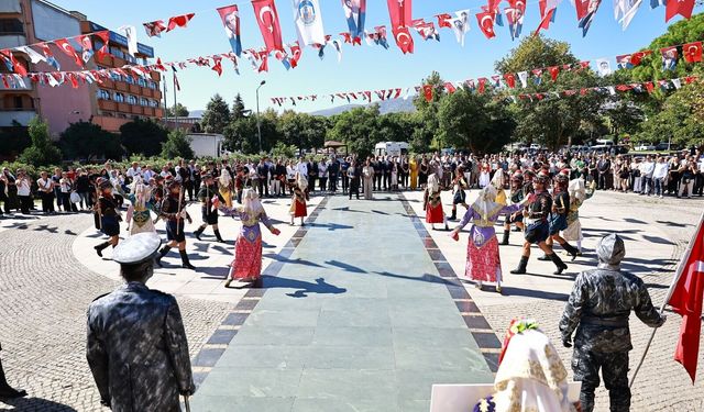 Efes Selçuk’ta 104. kurtuluş yıl dönümü: 'Miras Cumhuriyet’tir'
