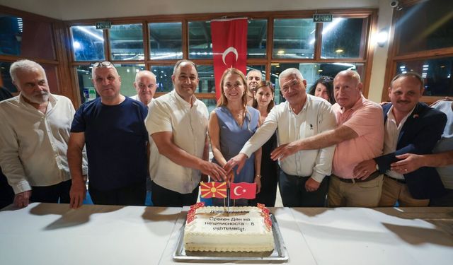 Kuzey Makedonya’nın bağımsızlığı Konak’ta kutlandı