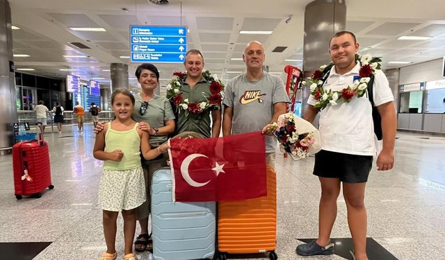 Tuna Tunca’ya İzmir’de coşkulu karşılama