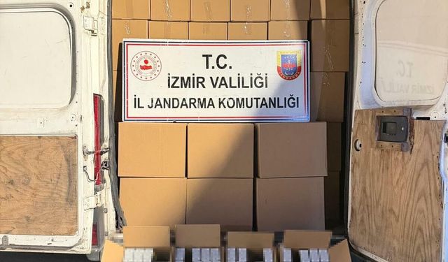 Bornova’da minibüsten 2,6 milyon bandrolsüz makaron çıktı