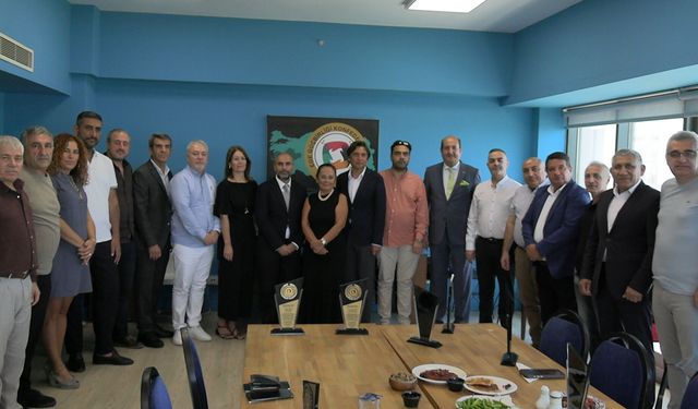Ege Güç Birliği Konfederasyonu’ndan İzmir basınına anlamlı buluşma ve plaket töreni