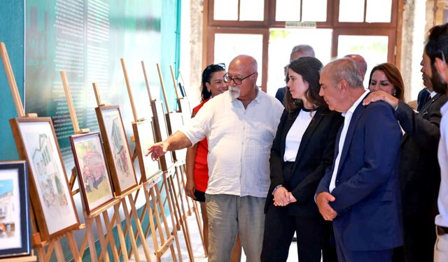 Çeşme’yi anlatan sergiye Başkan Denizli’den ziyaret