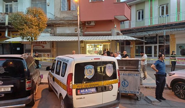 Salihli’de kuyumcuya silahlı baskın: 2 yaralı