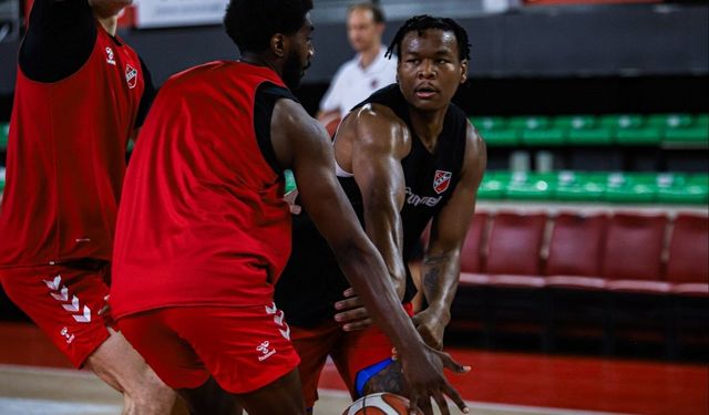 Karşıyaka Basketbol sezona son saniye basketiyle mağlup başladı