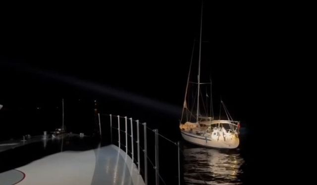 Urla açıklarında 11 göçmen yakalandı