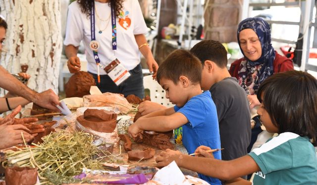 Menemen Çömlek Festivali'nde çömlekler deniz canlılarına yuva olacak