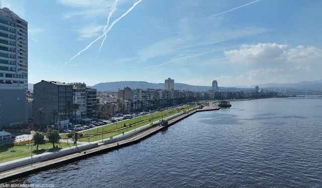 İzmir'de 29 Ekim tören provaları nedeniyle kordon trafiğe kapatılıyor