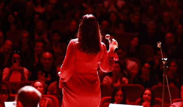 La Casa de Papel’in sesi İzmir’i büyüledi