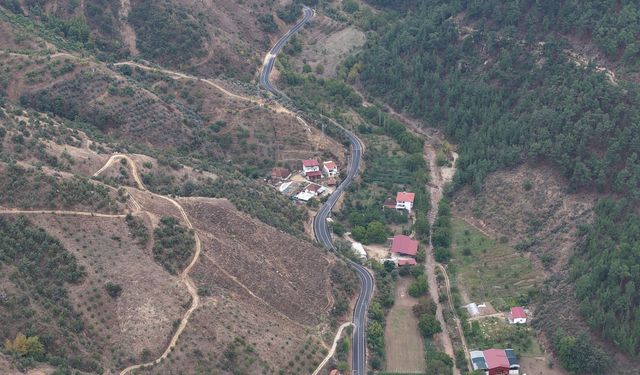 İzmir’in en uzak yolunda 32 bin ton asfalt serildi