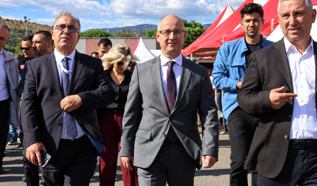 Bergama Tarım ve Hayvancılık Fuarı törenle açıldı