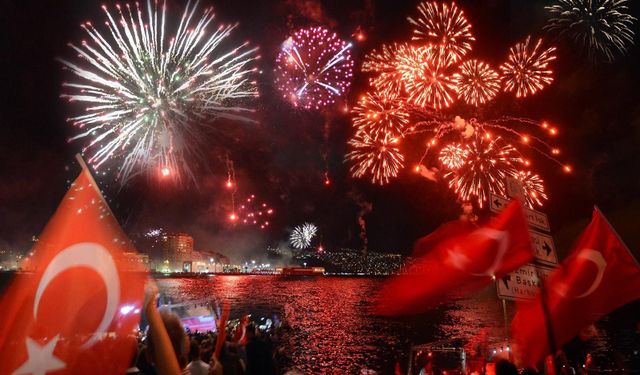 İzmir’de 29 Ekim coşkusu bin dronla gökyüzüne taşınacak