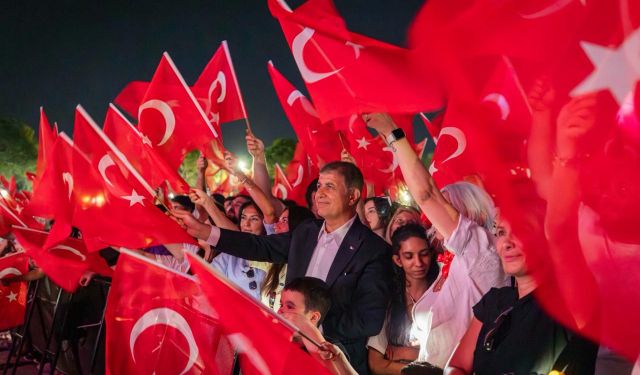 Başkan Tugay’dan 29 Ekim mesajı: 'Cumhuriyet’i yaşatacağız'
