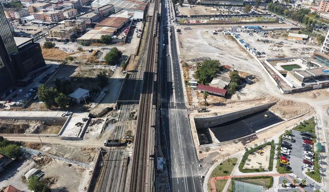 İzmir’de Mürselpaşa alt geçidinde zorlu çalışma