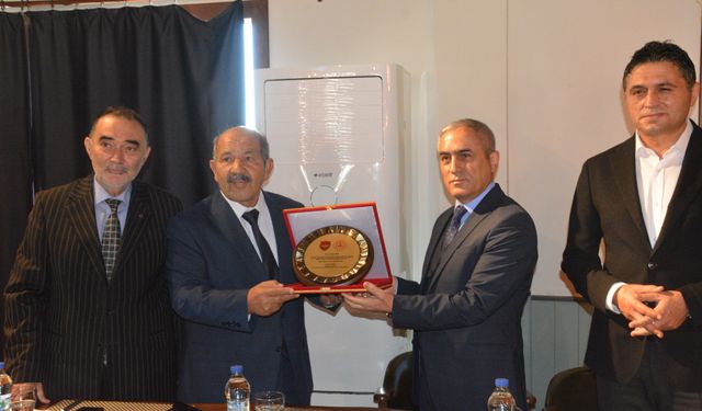 İzmir’de imamdan anlamlı bağış