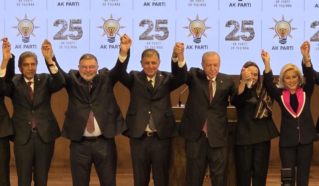 AK Partili Tugay: ' İzmir'i yeniden inşaa edeceğiz!'